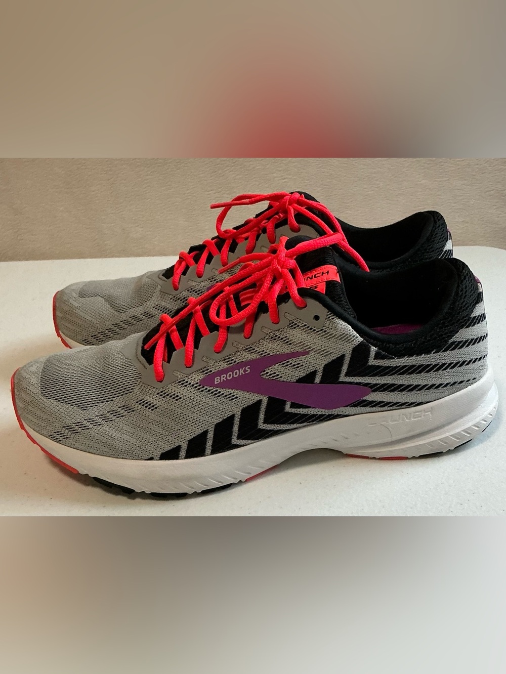 Brooks Launch 6 Running Shoes Grey Purple Pink Women's Size 9.5 Wide